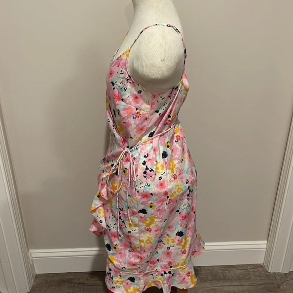NWT!! Vero Moda - Emma Floral Wrap Dress - Size Medium - Picture 6 of 9